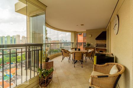 Apartamento para alugar com 245m², 3 quartos e 4 vagasVaranda