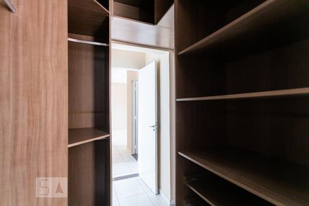 Apartamento para alugar com 74m², 2 quartos e 1 vaga Apartamento para alugar com 74m², 2 quartos e 1 vagaCloset