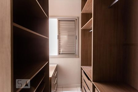 Apartamento para alugar com 74m², 2 quartos e 1 vaga Apartamento para alugar com 74m², 2 quartos e 1 vagaCloset