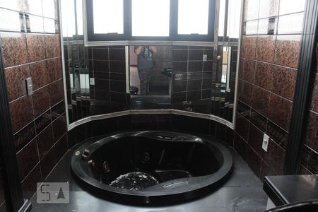 Apartamento à venda com 195m², 4 quartos e 2 vagasBanheiro da Suíte