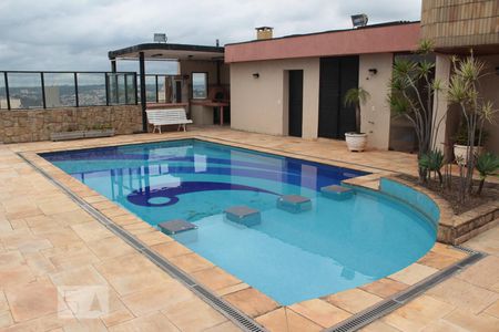 Apartamento à venda com 195m², 4 quartos e 2 vagasPiscina