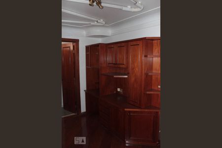 Apartamento à venda com 195m², 4 quartos e 2 vagasQuarto