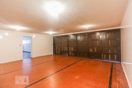 Casa à venda com 850m², 4 quartos e 7 vagas Casa à venda com 850m², 4 quartos e 7 vagasGaragem