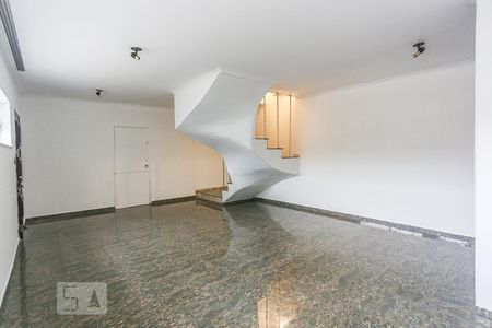 Casa à venda com 850m², 4 quartos e 7 vagas Casa à venda com 850m², 4 quartos e 7 vagasSala 2 casa 2