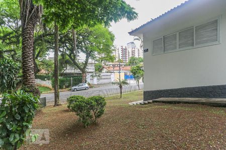 Casa à venda com 850m², 4 quartos e 7 vagas Casa à venda com 850m², 4 quartos e 7 vagasFachada
