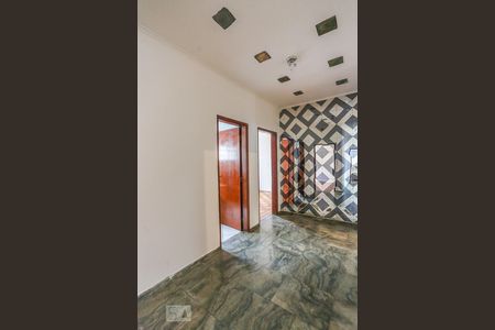 Casa à venda com 850m², 4 quartos e 7 vagas Casa à venda com 850m², 4 quartos e 7 vagasHall dos Quartos