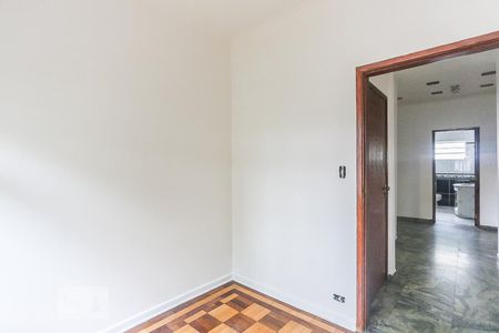 Casa à venda com 850m², 4 quartos e 7 vagas Casa à venda com 850m², 4 quartos e 7 vagasEscritorio