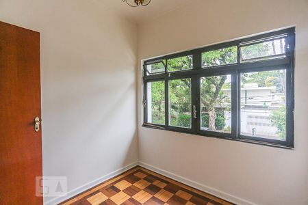 Casa à venda com 850m², 4 quartos e 7 vagas Casa à venda com 850m², 4 quartos e 7 vagasEscritorio