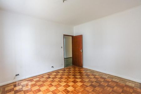 Casa à venda com 850m², 4 quartos e 7 vagas Casa à venda com 850m², 4 quartos e 7 vagasQuarto 2