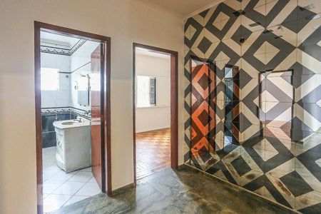 Casa à venda com 850m², 4 quartos e 7 vagas Casa à venda com 850m², 4 quartos e 7 vagasHall dos Quartos