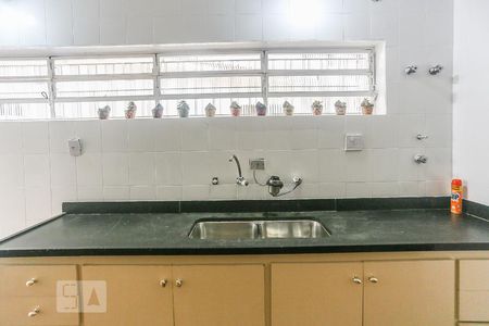 Casa à venda com 850m², 4 quartos e 7 vagas Casa à venda com 850m², 4 quartos e 7 vagasCozinha