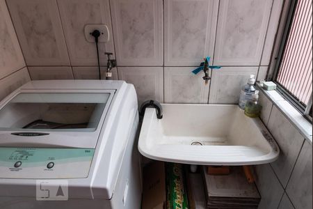 Apartamento à venda com 74m², 2 quartos e 2 vagas Apartamento à venda com 74m², 2 quartos e 2 vagasLavanderia