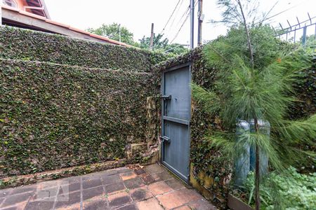 Casa à venda com 466m², 6 quartos e 5 vagas Casa à venda com 466m², 6 quartos e 5 vagasCorredor
