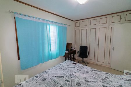 Casa à venda com 300m², 3 quartos e 3 vagas Casa à venda com 300m², 3 quartos e 3 vagasSuíte