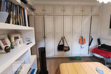 Apartamento para alugar com 230m², 3 quartos e 4 vagasQuarto