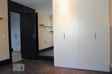 Casa à venda com 302m², 4 quartos e 3 vagas Casa à venda com 302m², 4 quartos e 3 vagasQuarto 1