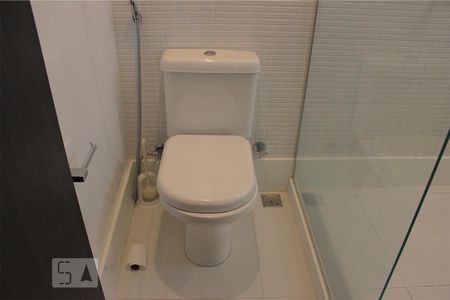 Casa à venda com 302m², 4 quartos e 3 vagas Casa à venda com 302m², 4 quartos e 3 vagasBanheiro da Suíte do Sotão