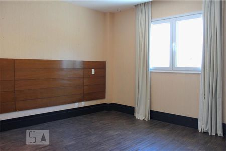 Casa à venda com 302m², 4 quartos e 3 vagas Casa à venda com 302m², 4 quartos e 3 vagasQuarto 1
