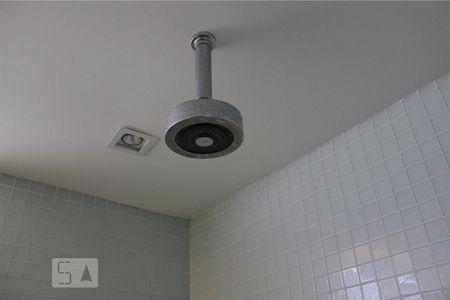 Casa à venda com 302m², 4 quartos e 3 vagas Casa à venda com 302m², 4 quartos e 3 vagasBanheiro da suíte 2