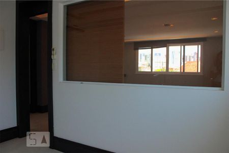 Casa à venda com 302m², 4 quartos e 3 vagas Casa à venda com 302m², 4 quartos e 3 vagasSotão