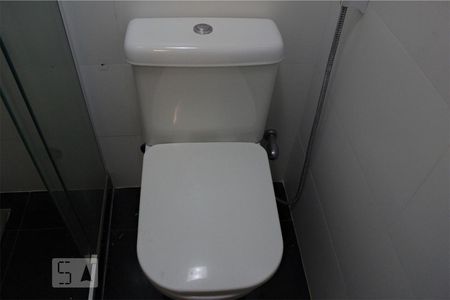 Casa à venda com 302m², 4 quartos e 3 vagas Casa à venda com 302m², 4 quartos e 3 vagasBanheiro de Serviço