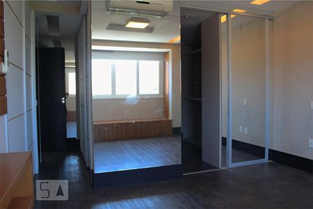 Casa à venda com 302m², 4 quartos e 3 vagas Casa à venda com 302m², 4 quartos e 3 vagasSuíte do Sotão