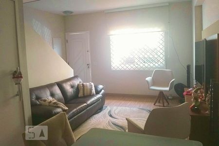 Sala de casa de condomínio para alugar com 3 quartos, 135m² em Vila Bertioga, São Paulo