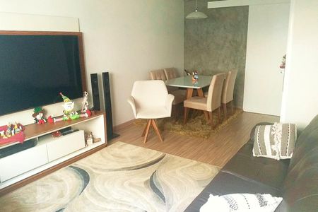 Sala de casa de condomínio para alugar com 3 quartos, 135m² em Vila Bertioga, São Paulo