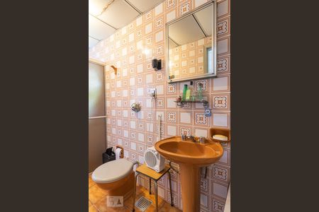 Casa à venda com 110m², 3 quartos e 2 vagasBanheiro