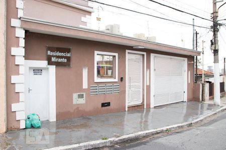 Casa de condomínio à venda com 150m², 3 quartos e 2 vagas Casa de condomínio à venda com 150m², 3 quartos e 2 vagasFachada