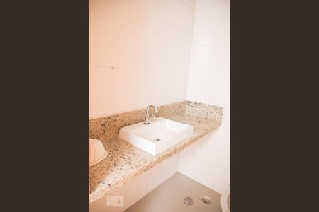 Casa de condomínio à venda com 150m², 3 quartos e 2 vagas Casa de condomínio à venda com 150m², 3 quartos e 2 vagasBanheiro