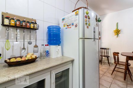 Casa à venda com 131m², 3 quartos e sem vaga Casa à venda com 131m², 3 quartos e sem vagaCozinha