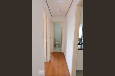 Corredor de apartamento à venda com 2 quartos, 60m² em Vila Roque, São Paulo