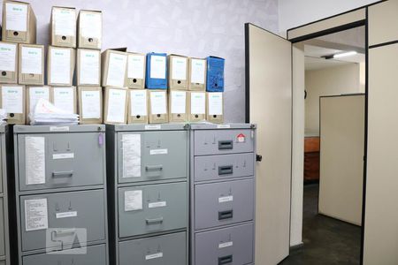 Casa à venda com 670m², 3 quartos e 8 vagasEscritório