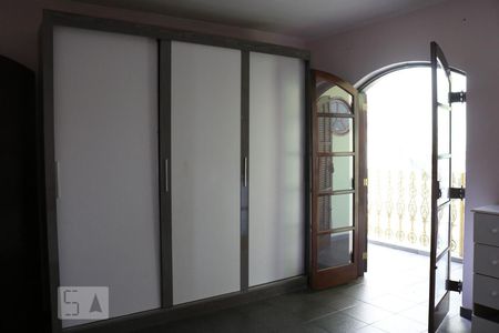 Casa à venda com 670m², 3 quartos e 8 vagasQuarto 2