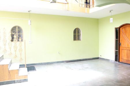 Casa à venda com 670m², 3 quartos e 8 vagasÁrea Externa