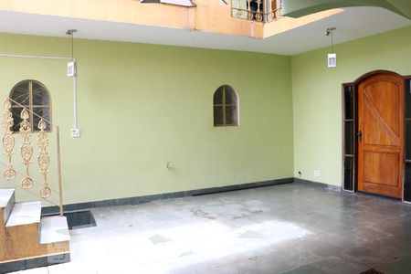 Casa à venda com 670m², 3 quartos e 8 vagasÁrea Externa