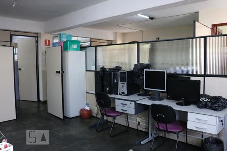 Casa à venda com 670m², 3 quartos e 8 vagasEscritório