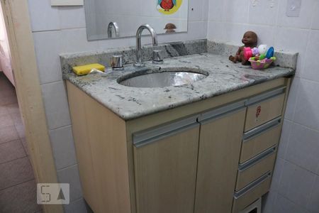 Casa à venda com 670m², 3 quartos e 8 vagasBanheiro do Quarto 2