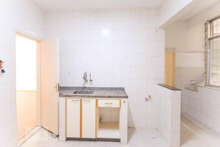 Apartamento à venda com 110m², 2 quartos e 1 vaga Apartamento à venda com 110m², 2 quartos e 1 vagaCozinha e Área de Serviço