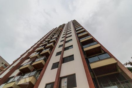 Apartamento à venda com 85m², 3 quartos e 1 vaga Apartamento à venda com 85m², 3 quartos e 1 vagaFachada