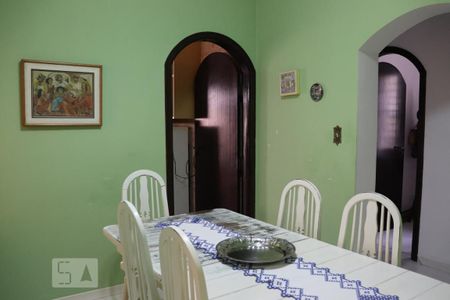 Casa à venda com 420m², 3 quartos e 6 vagasCopa