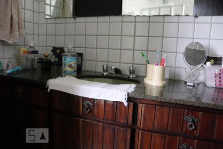 Casa à venda com 420m², 3 quartos e 6 vagasBanheiro da Suíte 3