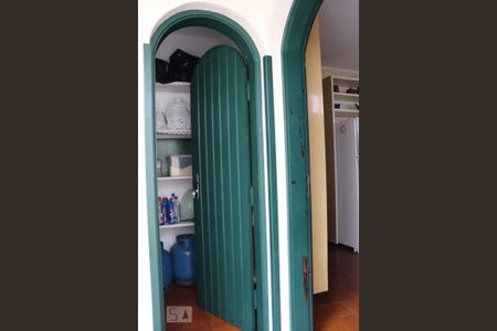 Casa à venda com 420m², 3 quartos e 6 vagasDespensa