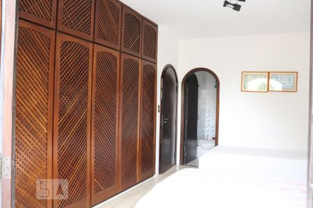 Casa à venda com 420m², 3 quartos e 6 vagasQuarto Suíte 2