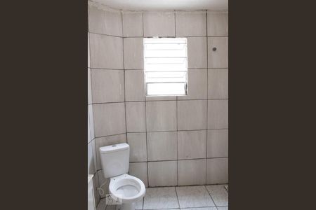 Casa à venda com 50m², 2 quartos e sem vaga Casa à venda com 50m², 2 quartos e sem vagaBanheiro