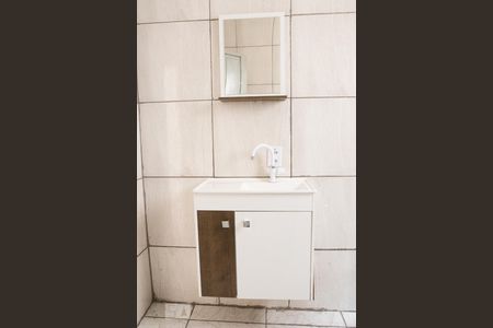 Casa à venda com 50m², 2 quartos e sem vaga Casa à venda com 50m², 2 quartos e sem vagaBanheiro