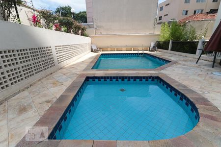 Apartamento à venda com 64m², 2 quartos e 1 vagaÁrea comum - Piscina