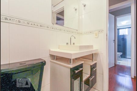Apartamento à venda com 190m², 5 quartos e 2 vagas Apartamento à venda com 190m², 5 quartos e 2 vagasBanheiro Social 2