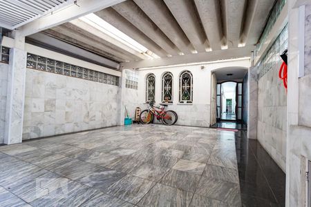 Casa à venda com 310m², 3 quartos e 2 vagas Casa à venda com 310m², 3 quartos e 2 vagasGaragem